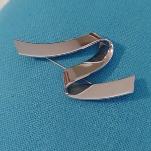 Vintage signed Monet Silver Tone Ribbon, Zig Zag Brooch